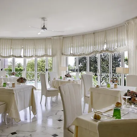 Il Negresco Отель Форте-деи-Марми