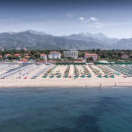 Отель Il Negresco Форте-деи-Марми